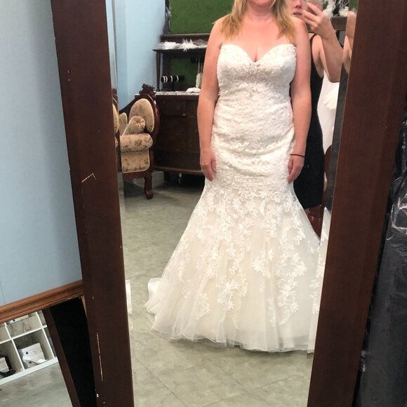 NEW Blush Ivory Mermaid Lace Fit & Flare Bridal Gown, Sexy Flattering Strapless - Picture 3 of 14